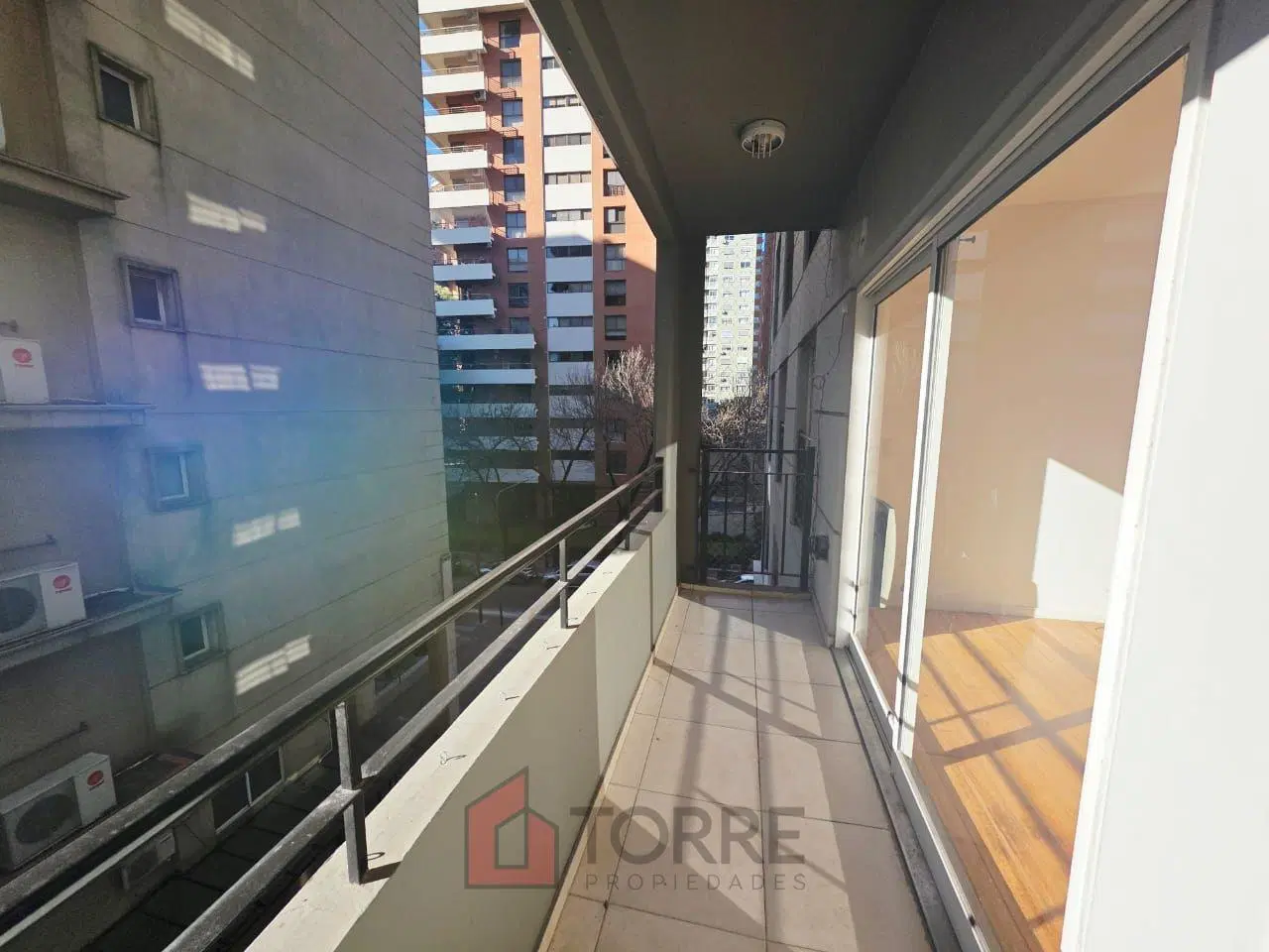 Impecable departamento de 2 ambientes en alquiler en edificio con amenities y seguridad por Totem 2