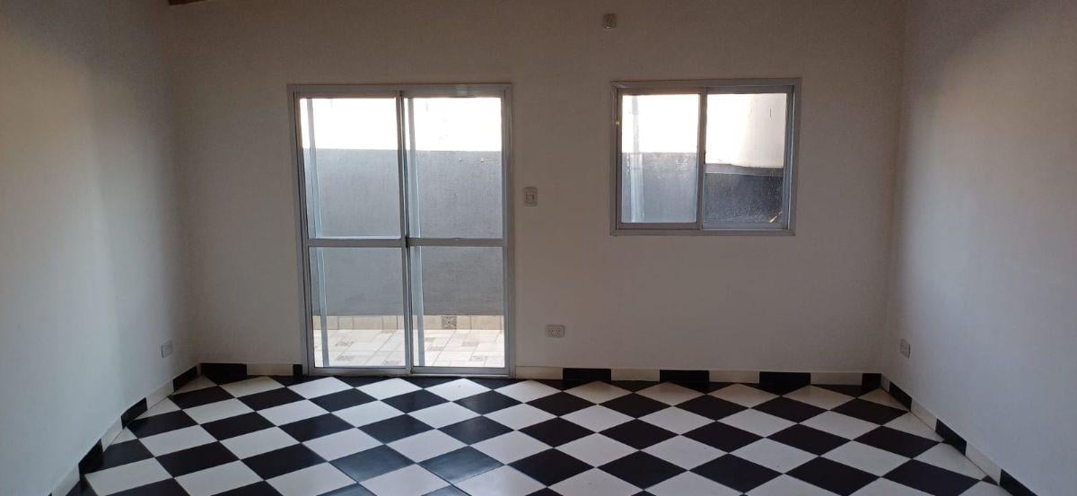 Foto de PH de 36 m² con 1 dormitorio en alquiler en Gerli, imagen 1