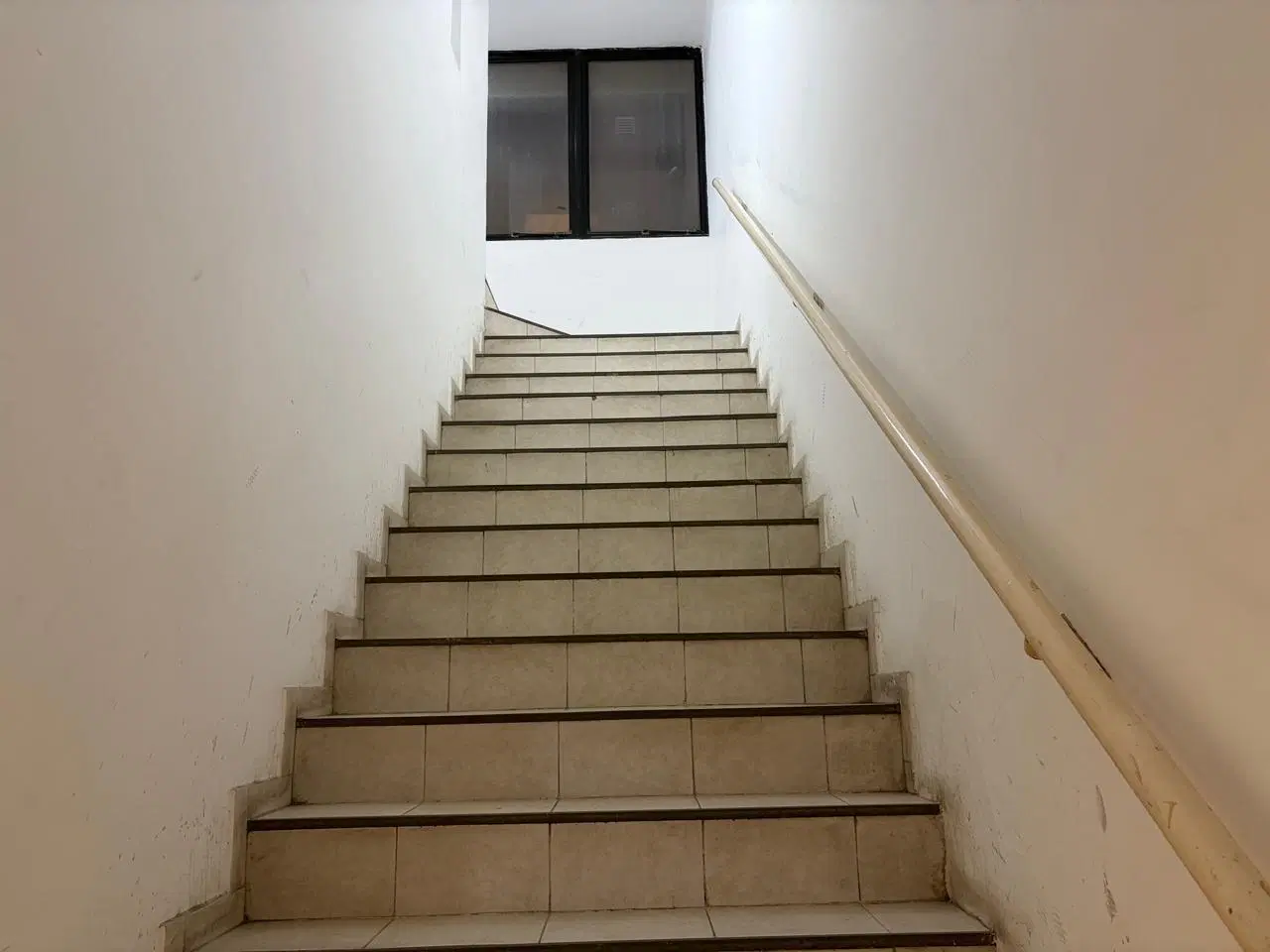 Santiago y Urquiza externo escal.1er P. 3