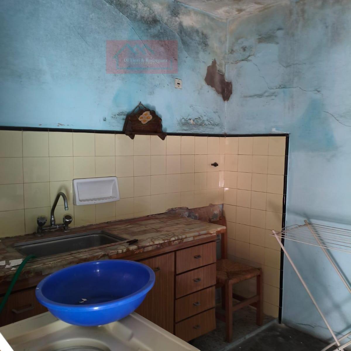 Venta Casa Sobre Lote Propio Sobre La Calle Simbrom, en El Centro de Devoto 4