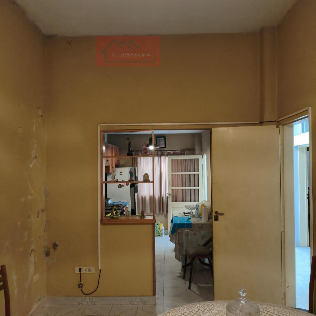 Venta Casa Sobre Lote Propio Sobre La Calle Simbrom, en El Centro de Devoto 2