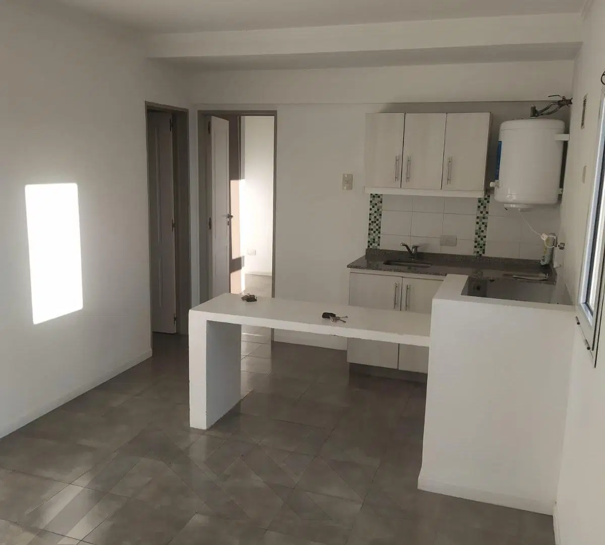 Departamento 2 Ambientes en Alquiler en Caseros – Muy Luminoso y Excelente Ubicación 3