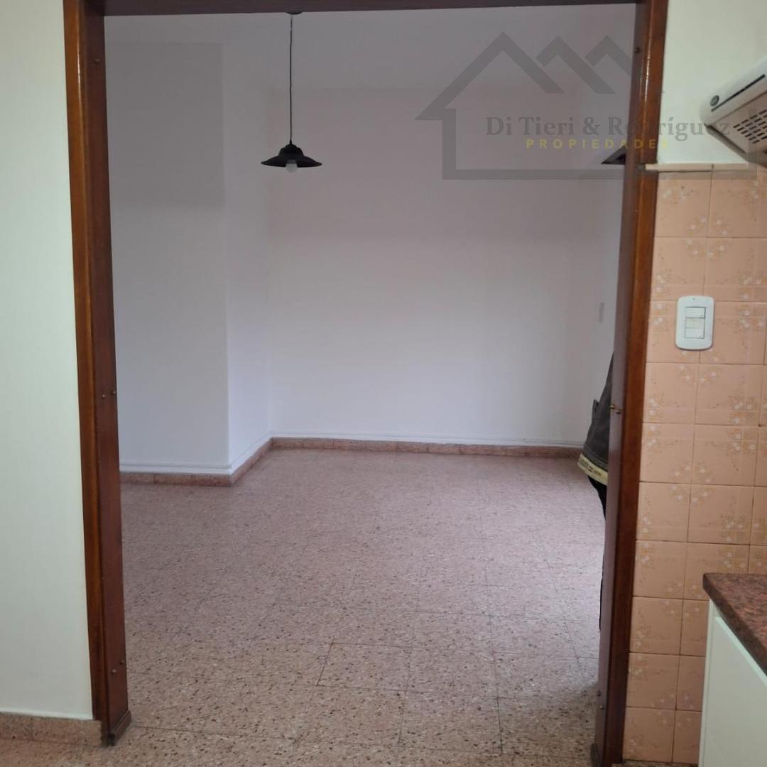 Foto de Alquiler Departamento/PH en El Palomar - Amplio y Sin Expensas, imagen 5