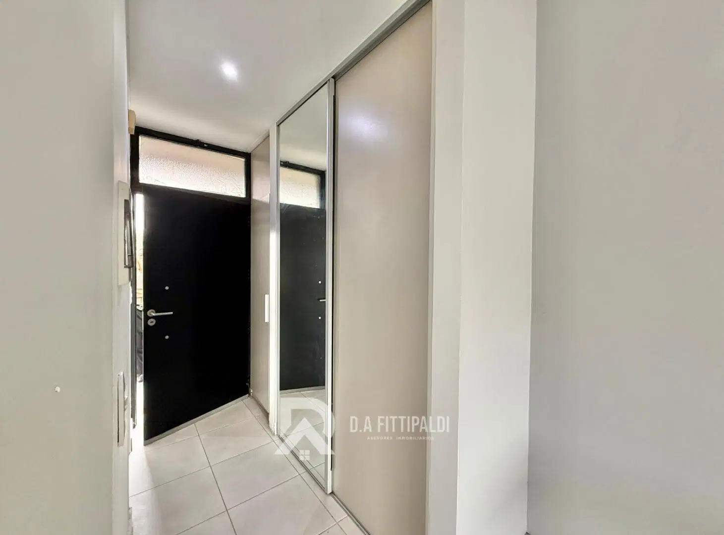 Departamento monoambiente con balcon y amenities Piar Saravi 4