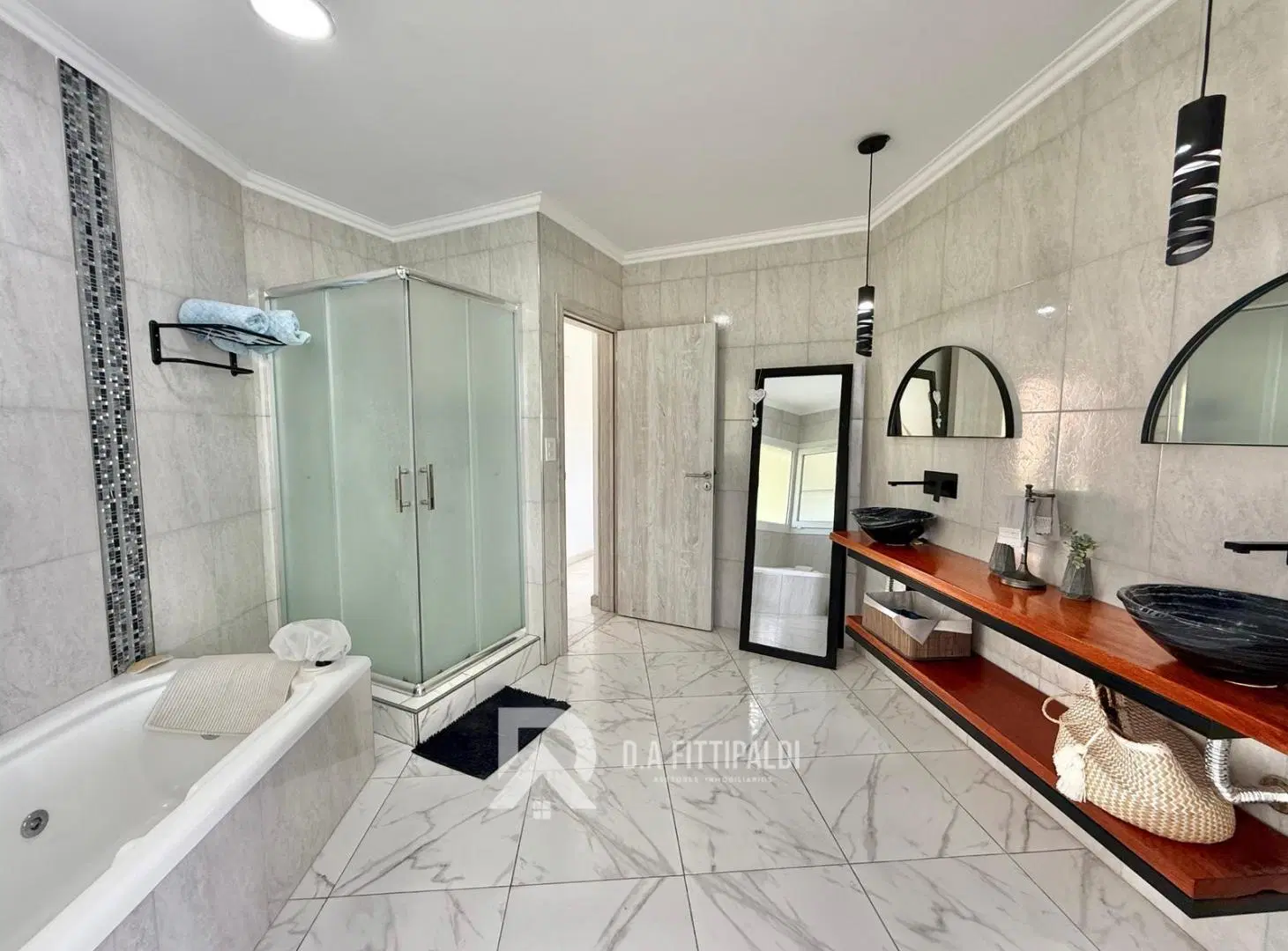Casa en venta con gran parque pileta quincho Villars Marcos Paz 3