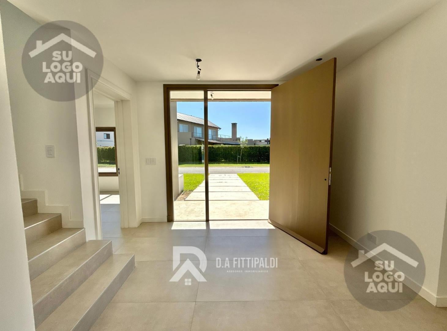 Foto de Casa en venta 6 ambientes galeria pileta parrilla barrio Santa Ana, imagen 4