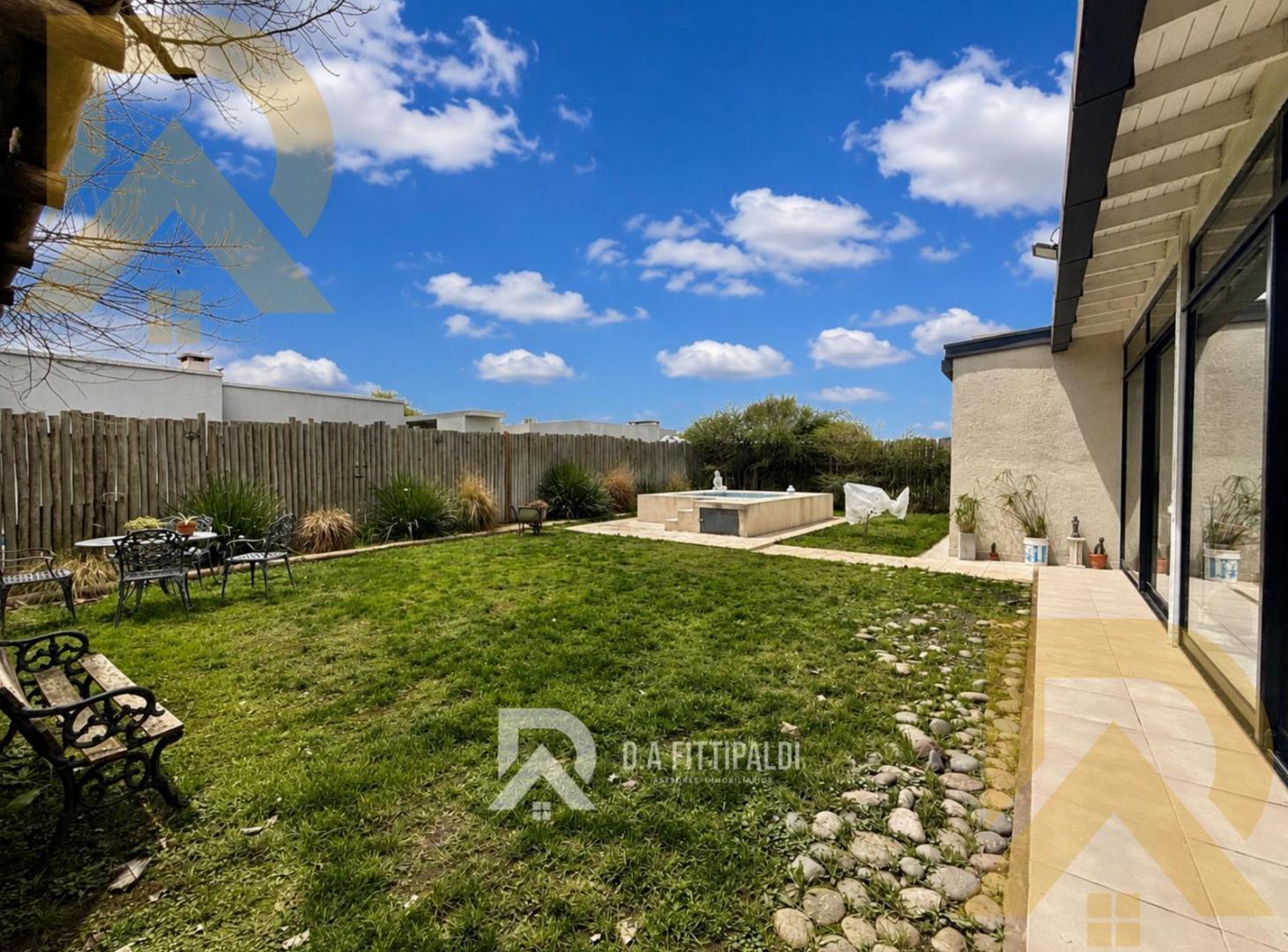 Foto de Casa en venta Barrio cerrado San Ramon Pilar del este 4 ambientes, imagen 2