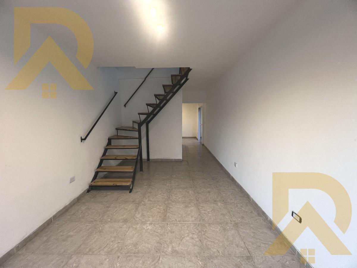 Foto de Departamento Duplex en Alquiler en Don Torcuato 3 ambientes con patio, imagen 5