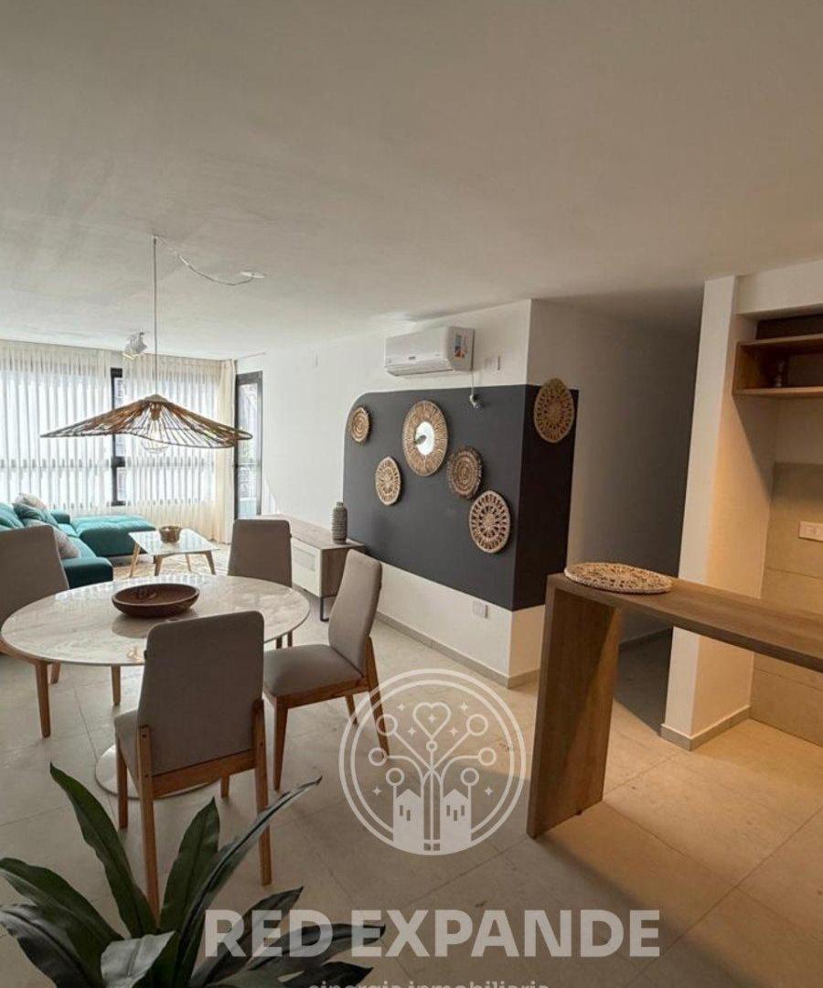 Venta departamento duplex 1 dormitorio y 1 escritorio en Alberdi