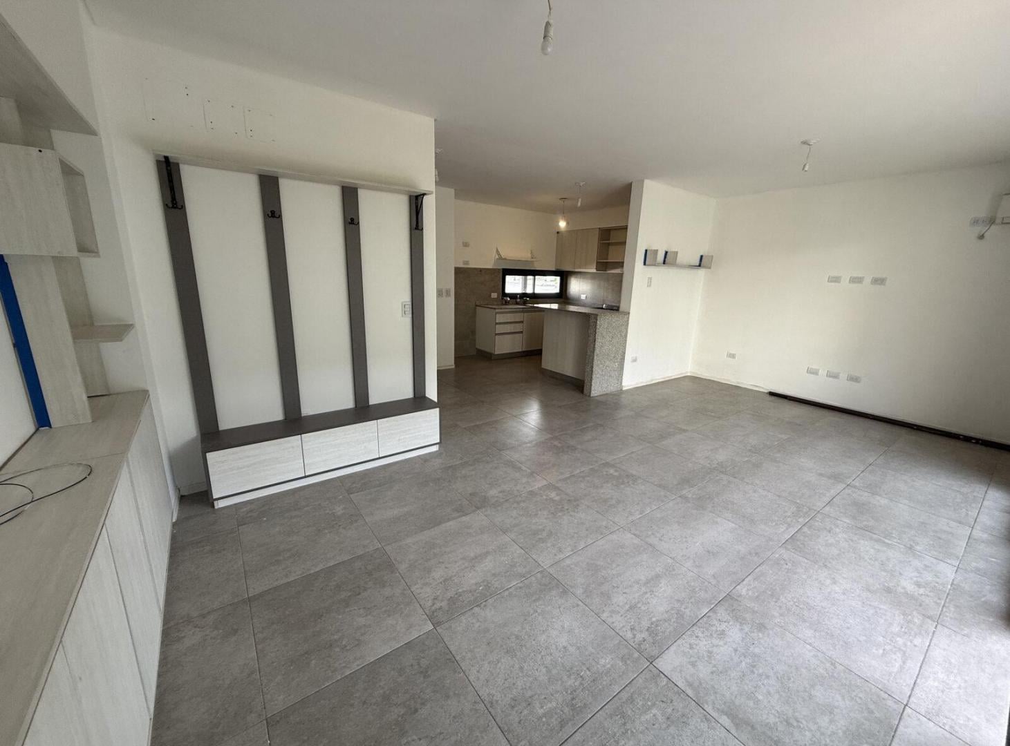 Duplex de 3 dormitorios en venta en Manantiales 1