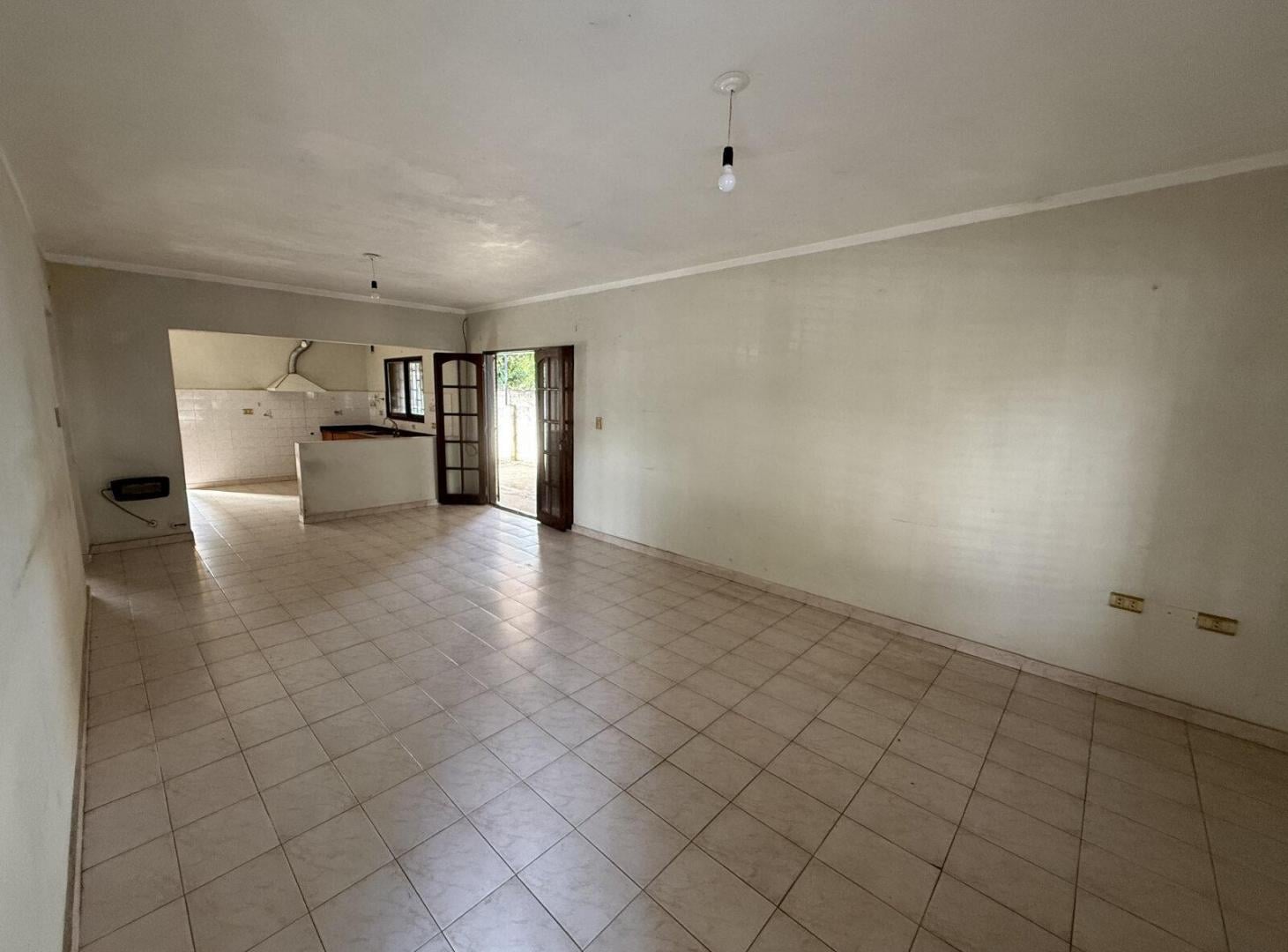 Foto de Galpón + casa de 2 dormitorios en alquiler en Zona Sur, imagen 1