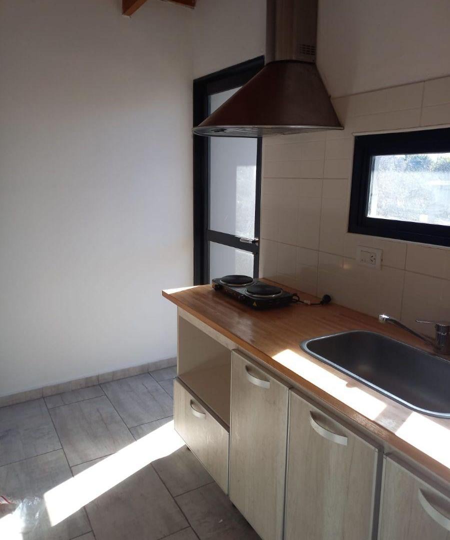 Foto de PH de 1 Ambiente con Balcón – Villa Primera, imagen 4