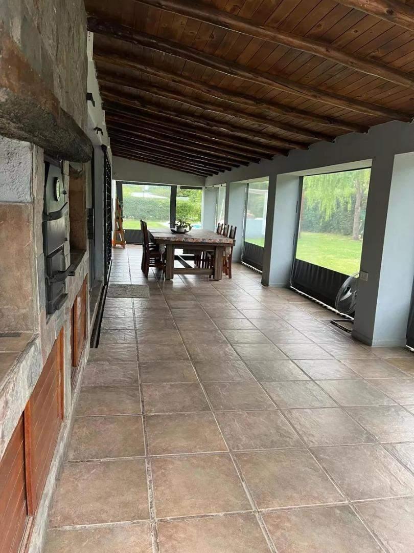 Se Vende Casa Cabaña con Piletamy Gran Terreno en Anisacate 4