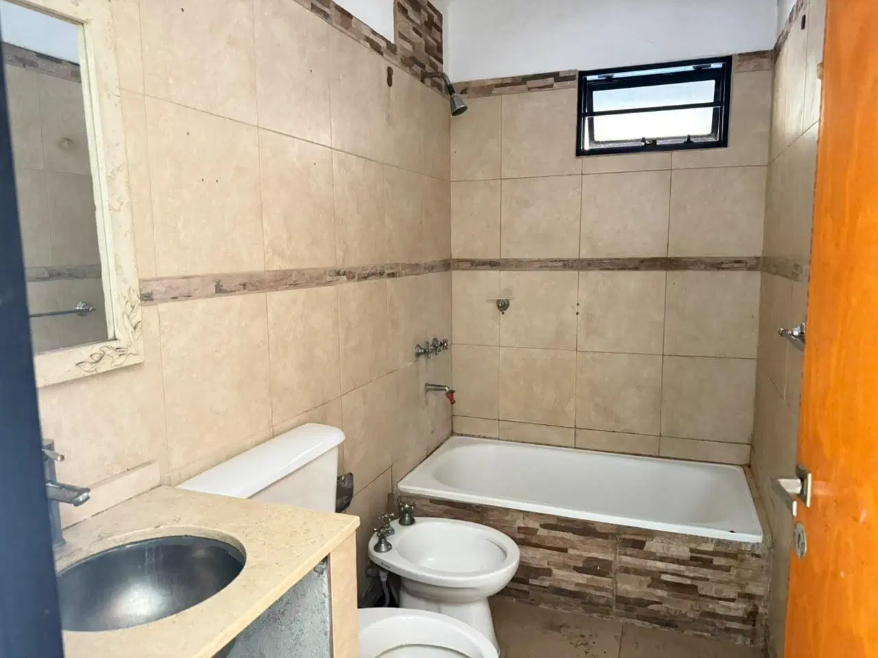 Casa en Venta en Lomas de Tafi 4