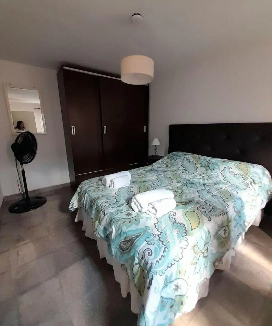 CASA EN ALQUILER DE 2 DORMITORIOS CON PATIO 10 DE OCTUBRE 72 2