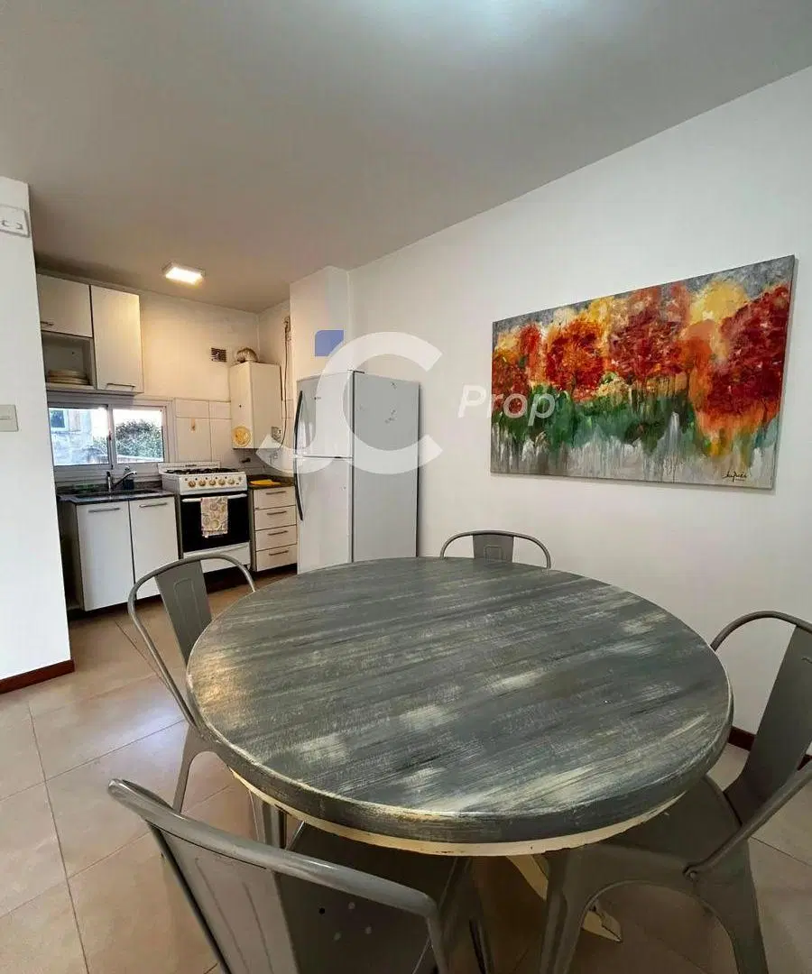 EN VENTA MONOAMBIENTE AMPLIO CON 2 BALCONES Y COCHERA EN BROWN AL 400 5