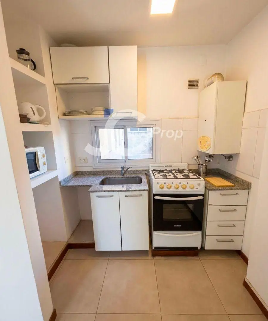 EN VENTA MONOAMBIENTE AMPLIO CON 2 BALCONES Y COCHERA EN BROWN AL 400 1