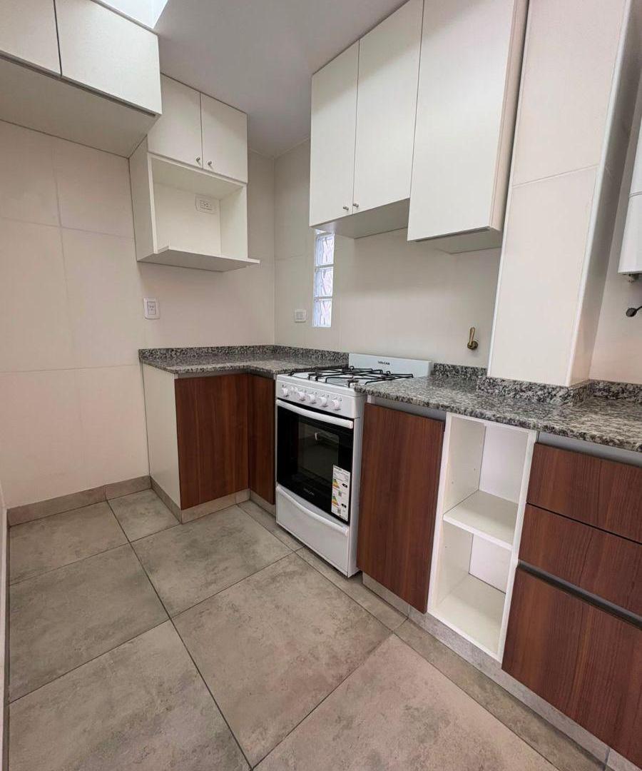Foto de ALQUILER DEPTO DE 1 DORMITORIO CON BALCON EN BALCARCE 723, imagen 2