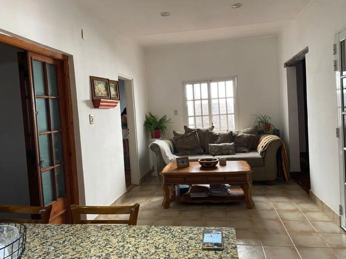 Excelente Casa en Planta Baja con Quincho y Pileta 8
