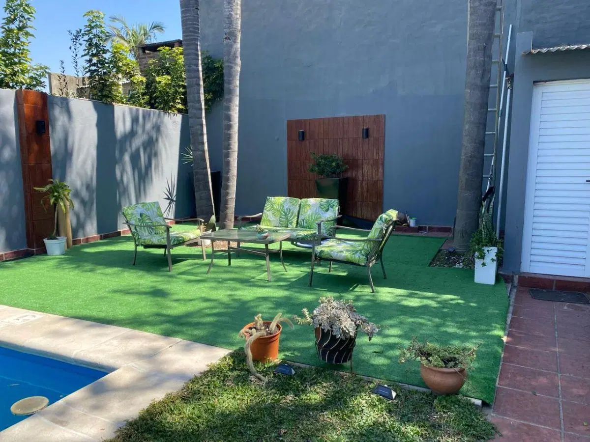 Excelente Casa en Planta Baja con Quincho y Pileta 4