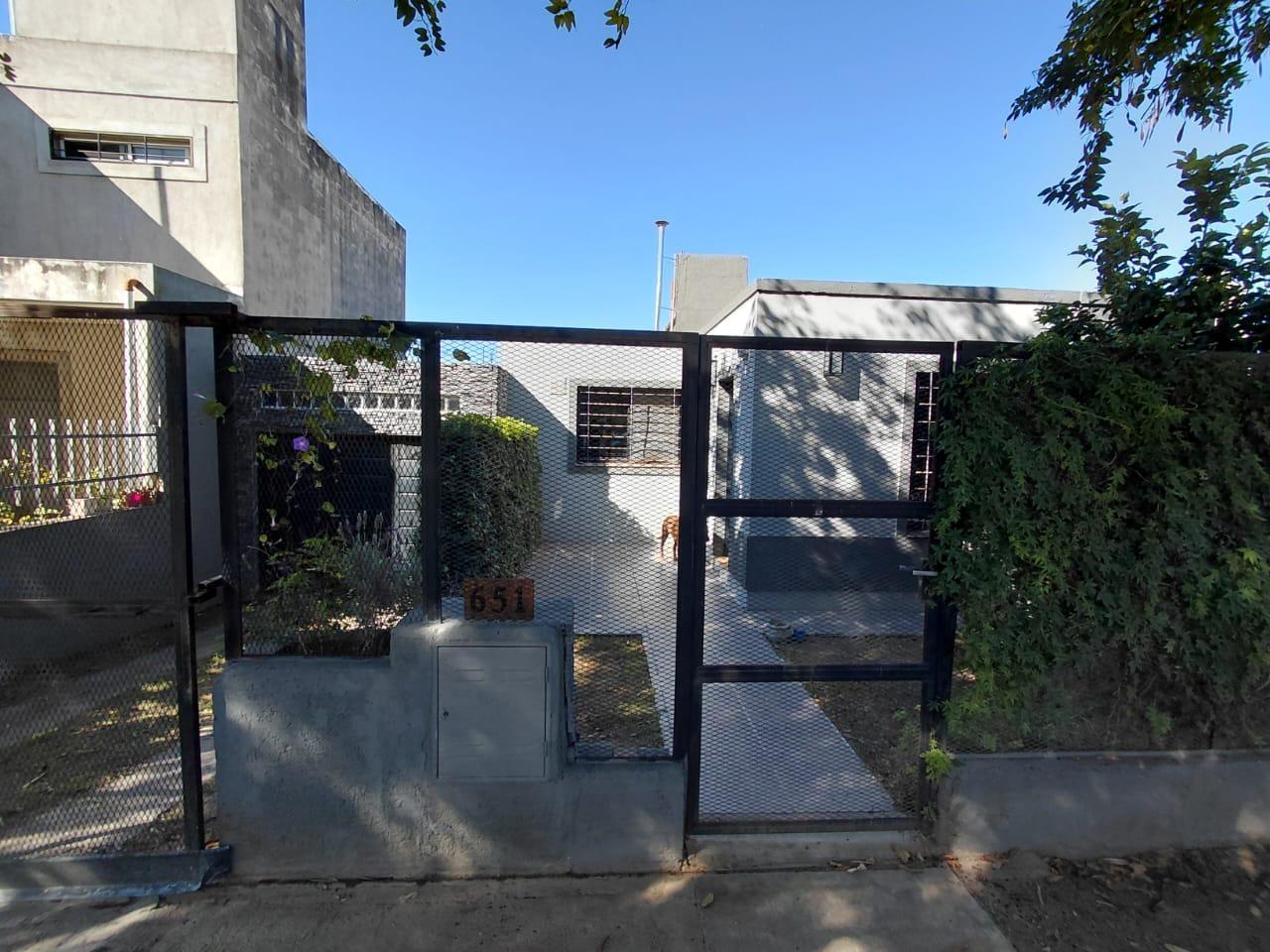La Calera CASA EN UNA PLANTA CON 2 DORM. PATIO Y PILETA