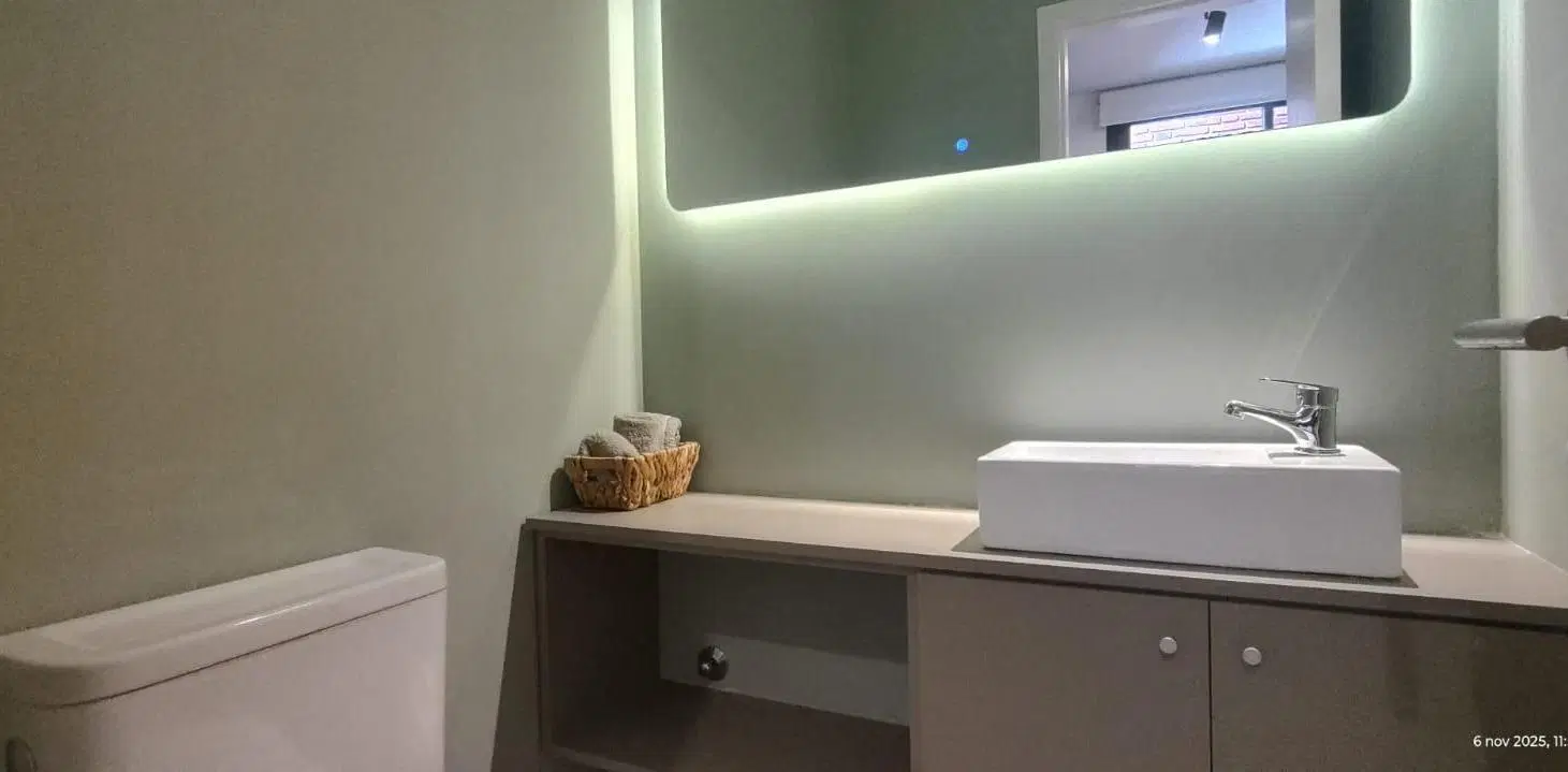 NUEVA CORDOBA - A Estrenar Amplio Dpto. de 1Dorm. Escr. y 2 Baños! 3