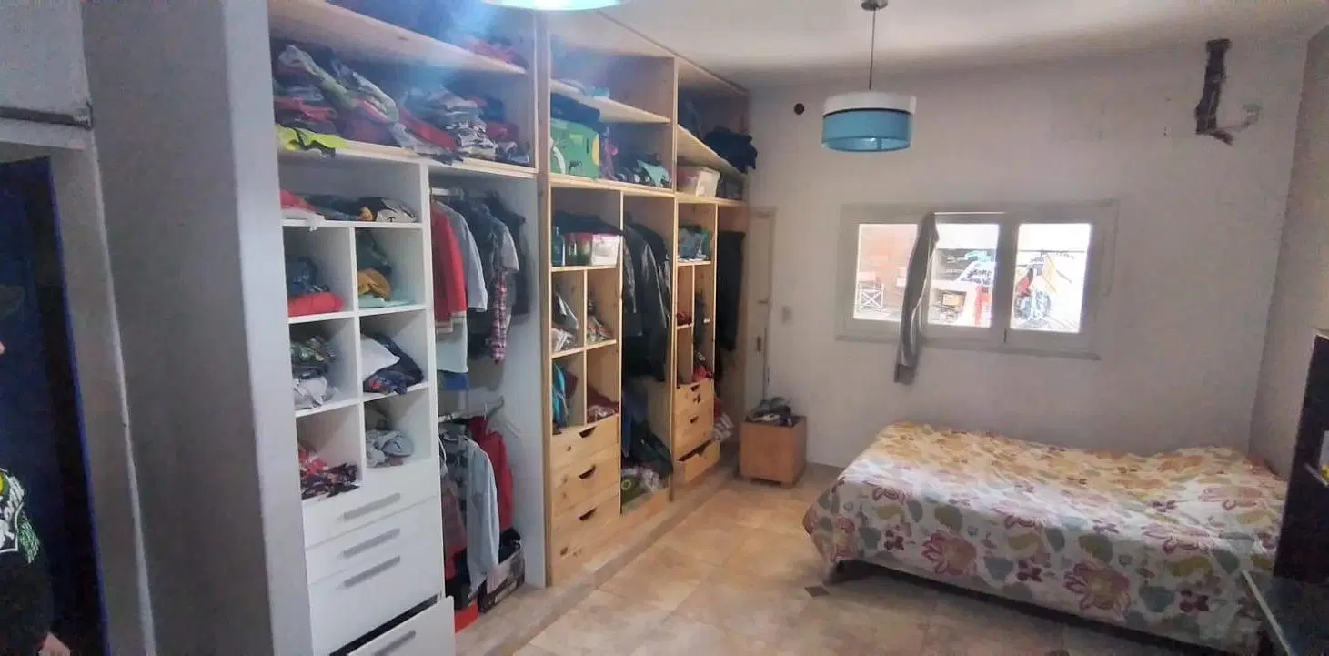 Casa 2 dorm +hab servicio 2 cocheras 4