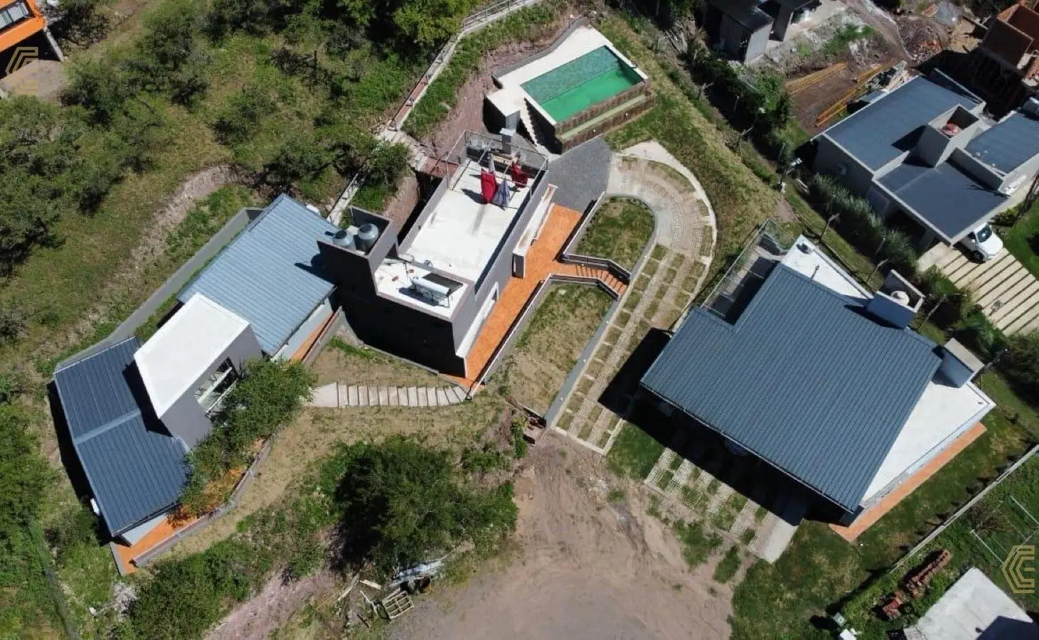 MENDIOLAZA 2000m2 Terreno 600m2 Cubiertos ¡OPORTUNIDAD! 3