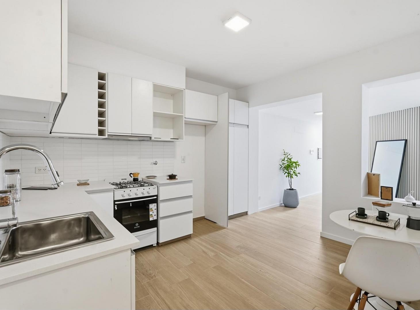 Foto de PH a Nuevo 4 Ambientes + Estudio – Entrada Independiente, Sin Expensas y Terraza – Villa Pueyrredón, imagen 5