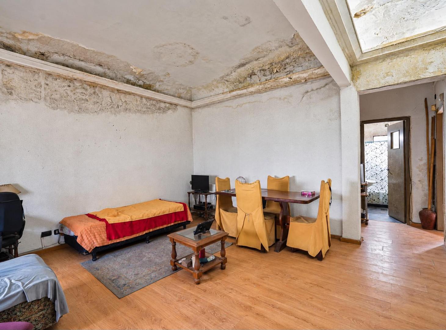 Foto de Venta casa 4 ambientes a refaccionar Lote propio Parque Chas, imagen 3