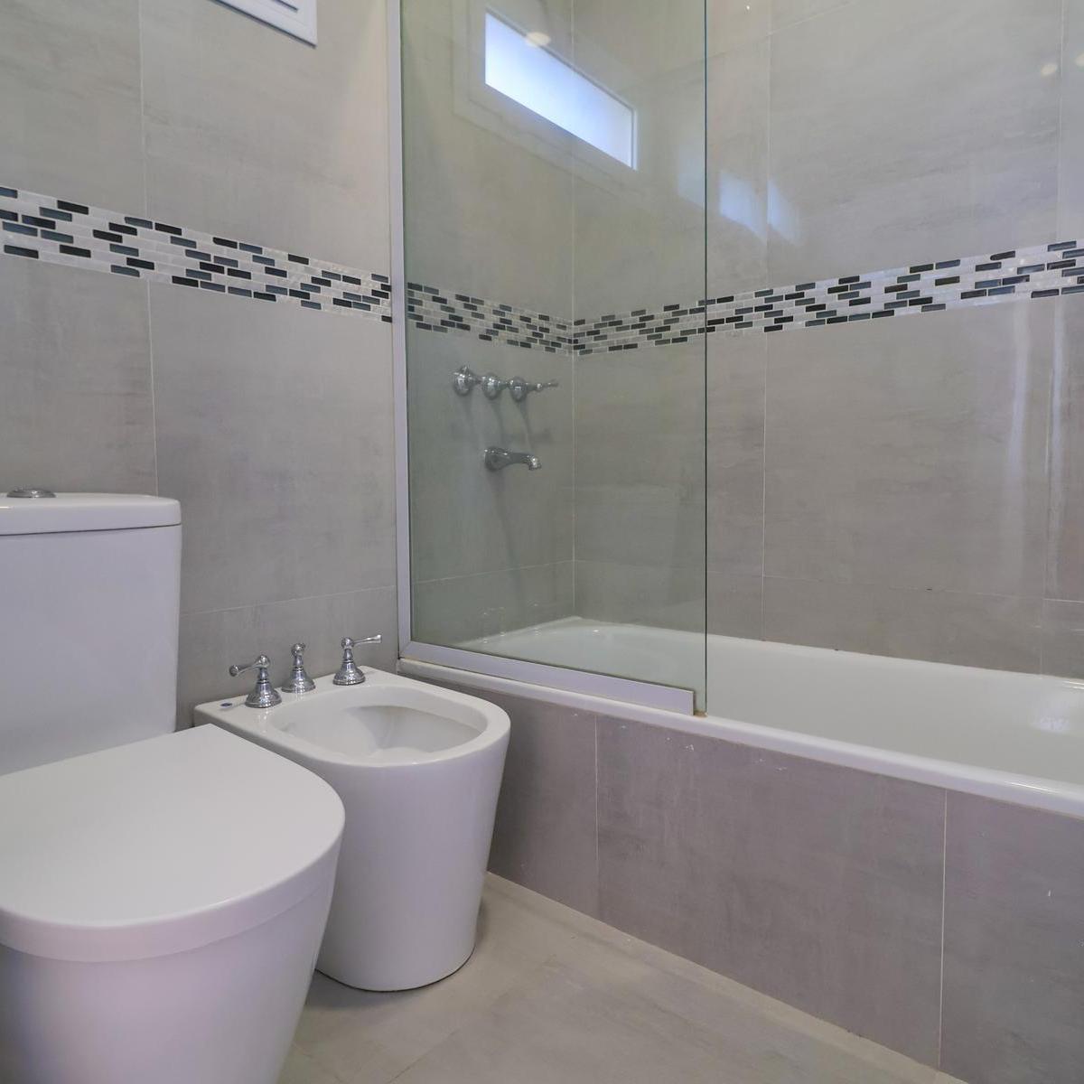 Venta de Casa 3 Dorm con Pileta en Barrio Fincas de Plottier, Plottier 2