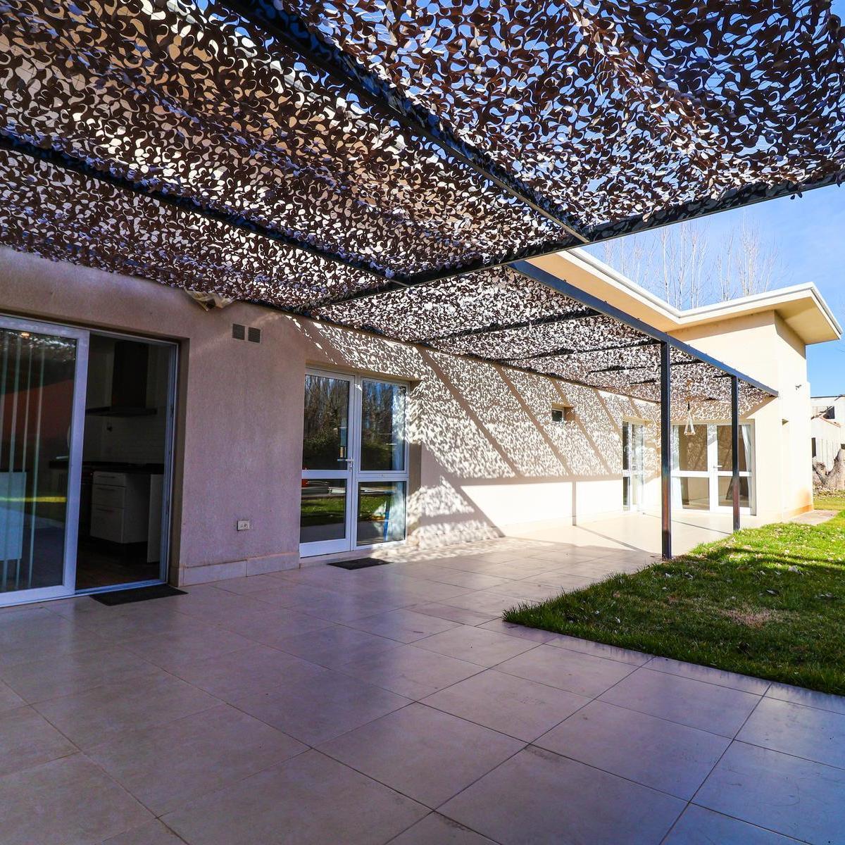 Venta de Casa 3 Dorm con Pileta en Barrio Fincas de Plottier, Plottier 3