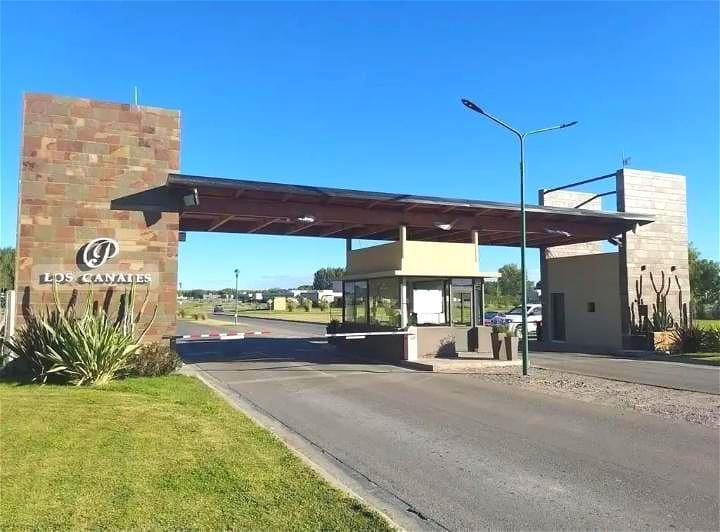 Venta de Lote 1021 m² en Barrio Los Canales de Plottier 4