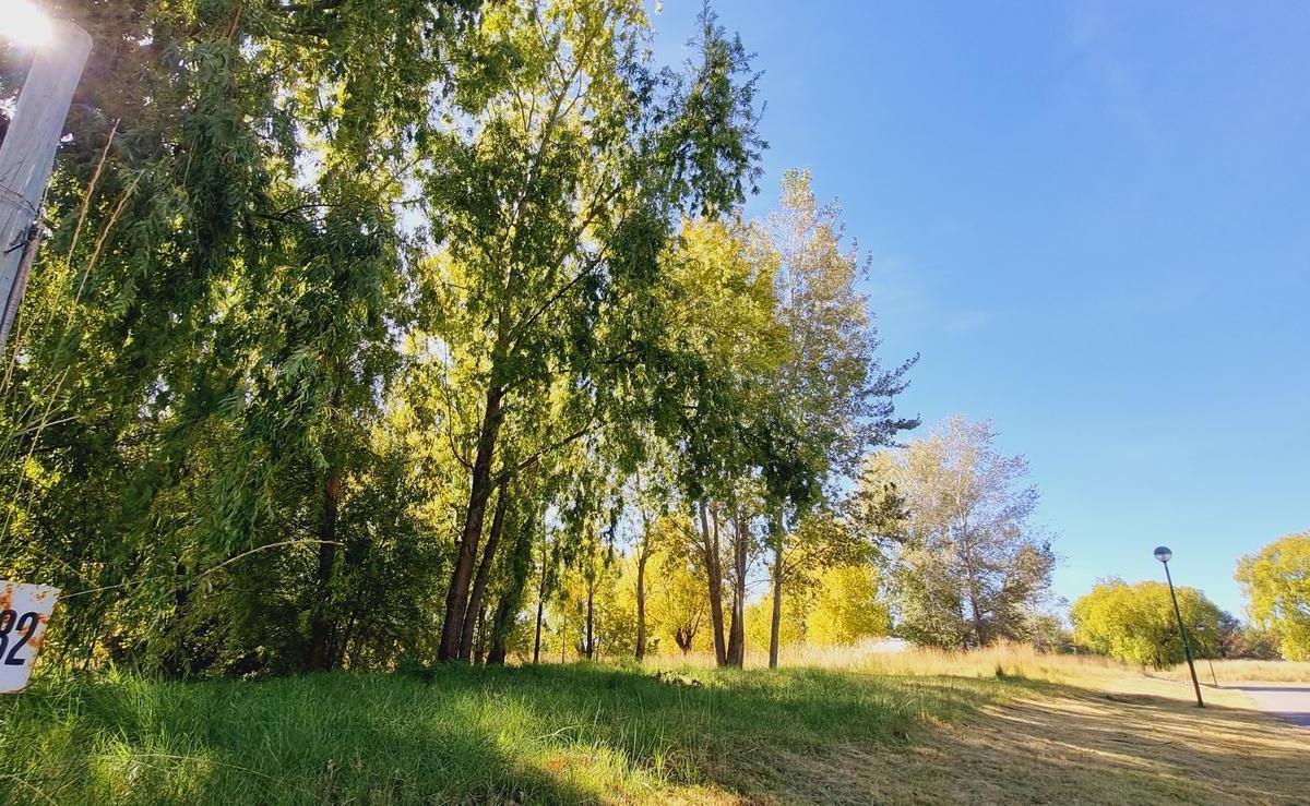Venta de Lote 1021 m² en Barrio Los Canales de Plottier 2