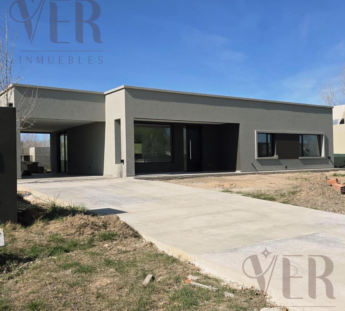 Foto de Venta de casa 3 dorm - Los Canales de Plottier - Plottier, Neuquén, imagen 1