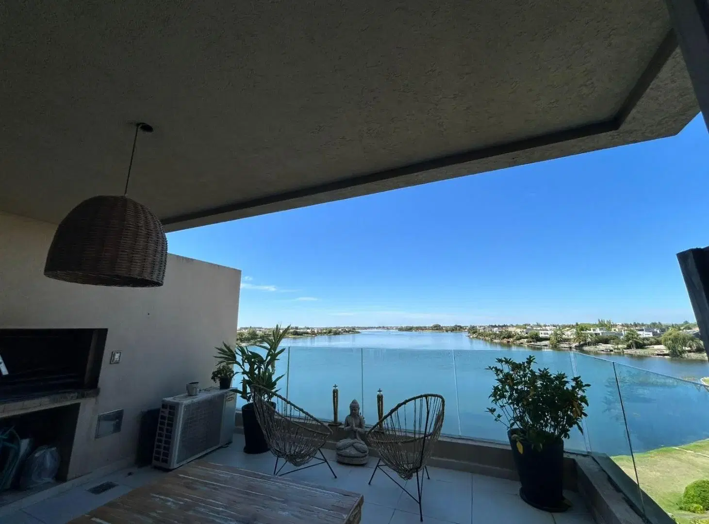 Departamento 3 ambientes en venta con vista al lago central en Praia Nordelta. 4