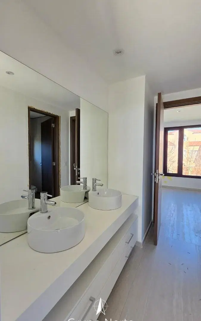 Casa al río en venta en El Yacht, Nordelta. 8