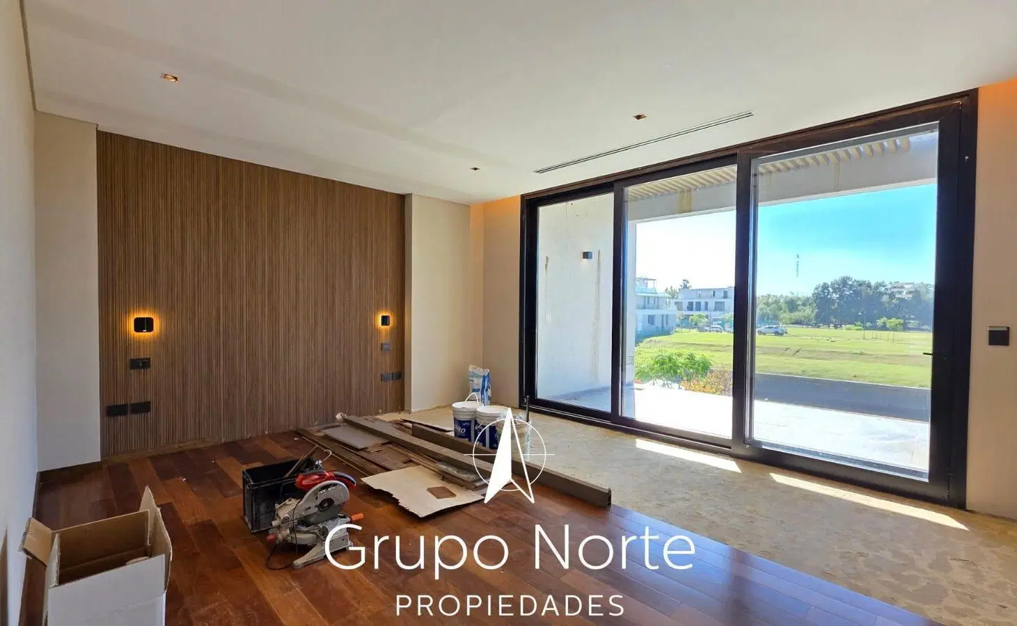 Casa en venta al rio en barrio El Yacht, Nordelta 5