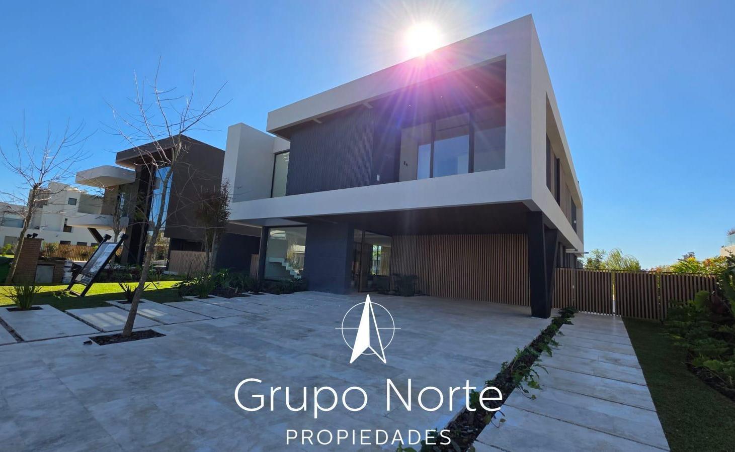 Casa en venta al rio en barrio El Yacht, Nordelta