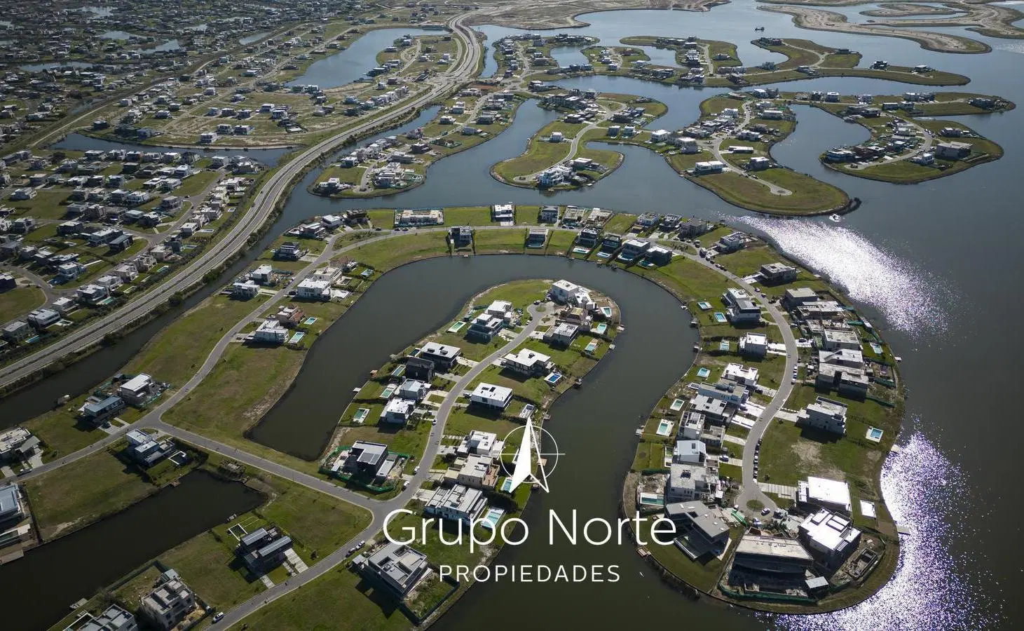 Lote al lago en venta en Orillas Puertos de Escobar. 3
