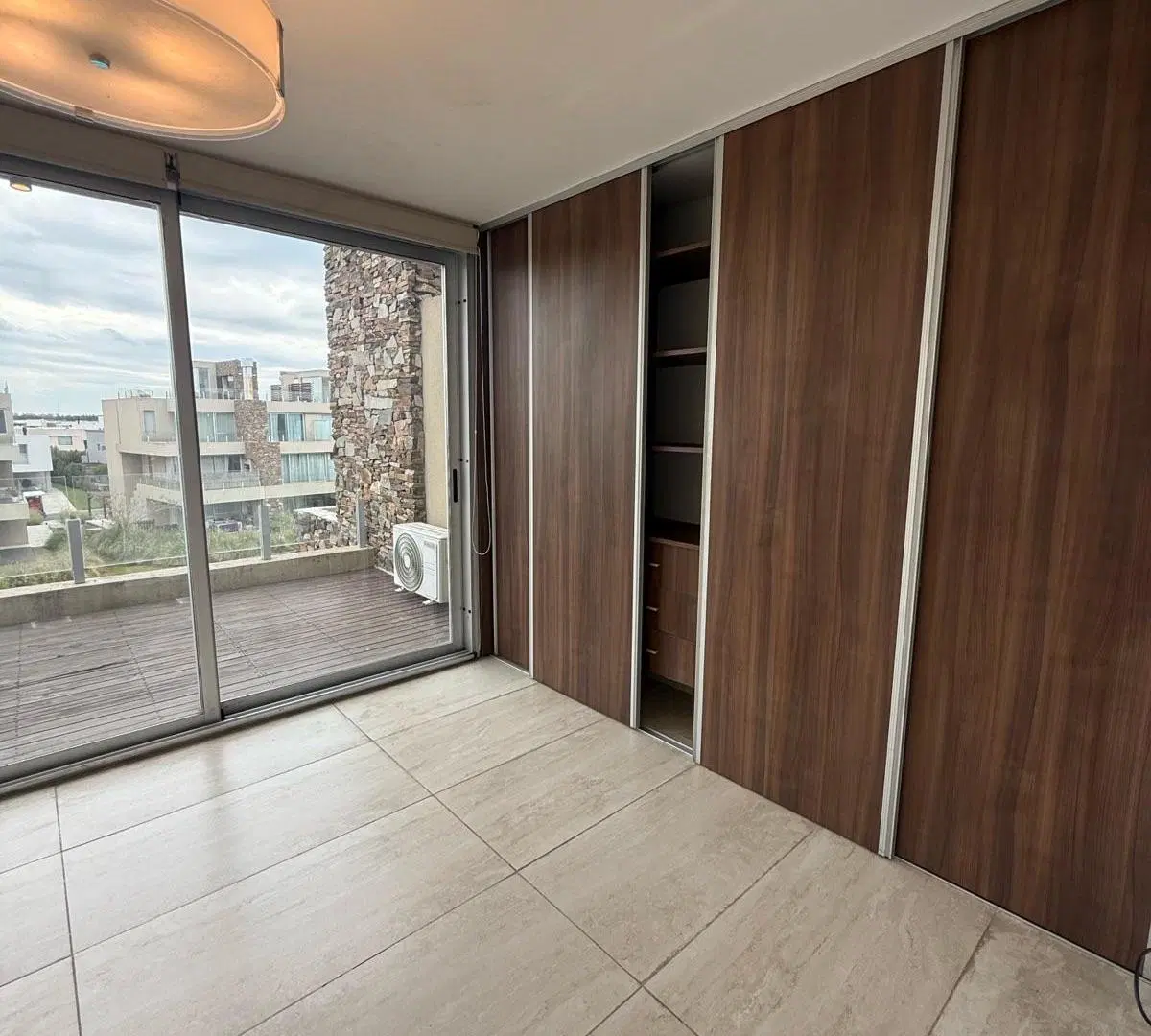 Departamento 3 ambientes  en Alquiler tipo triplex con Terraza. Barrio Castaños -NORDELTA- 4