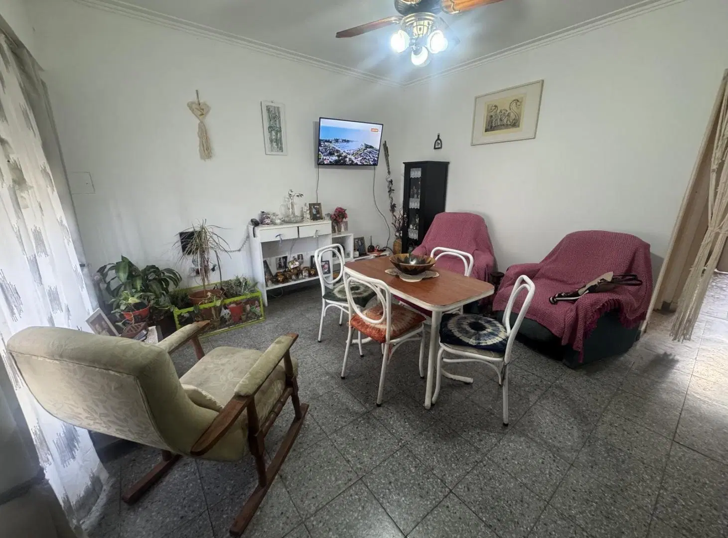 Casa en alquiler dos dormitorios con cochera La Plata 4