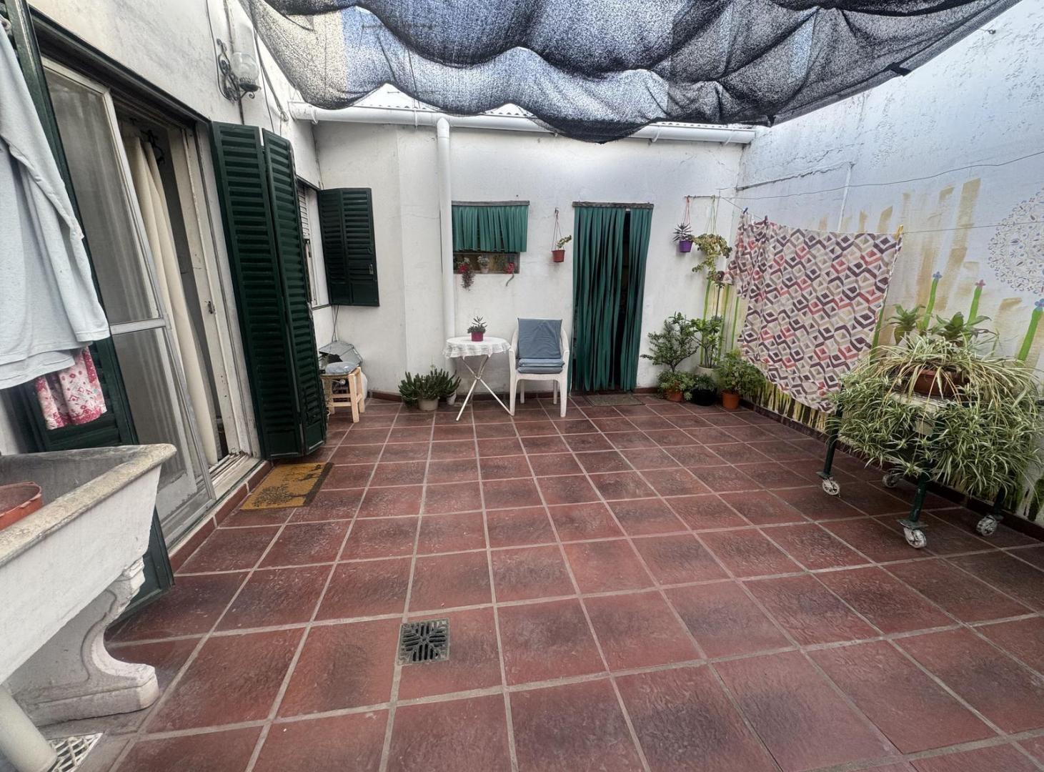 Foto de Casa en alquiler dos dormitorios con cochera La Plata, imagen 1