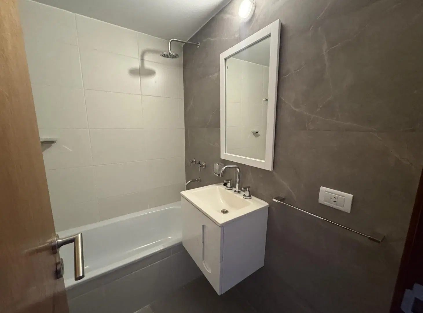 DEPARTAMENTO MONOAMBIENTE EN ALQUILER A ESTRENAR, LA PLATA 1