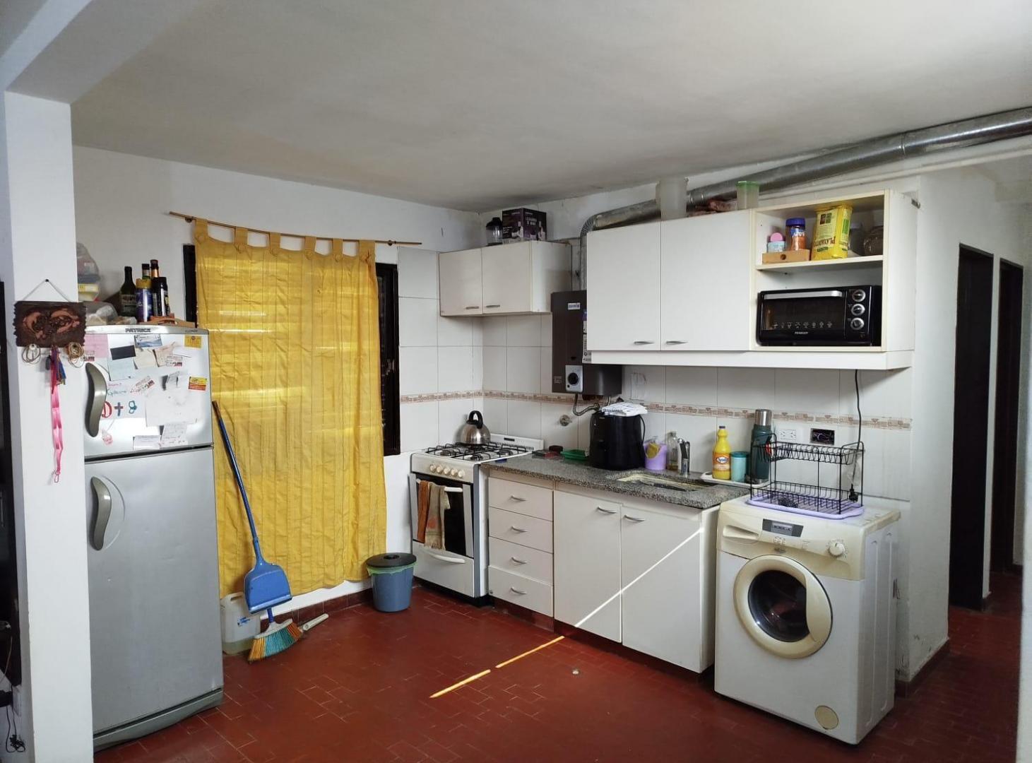 Foto de PH en venta en Los Hornos, imagen 2