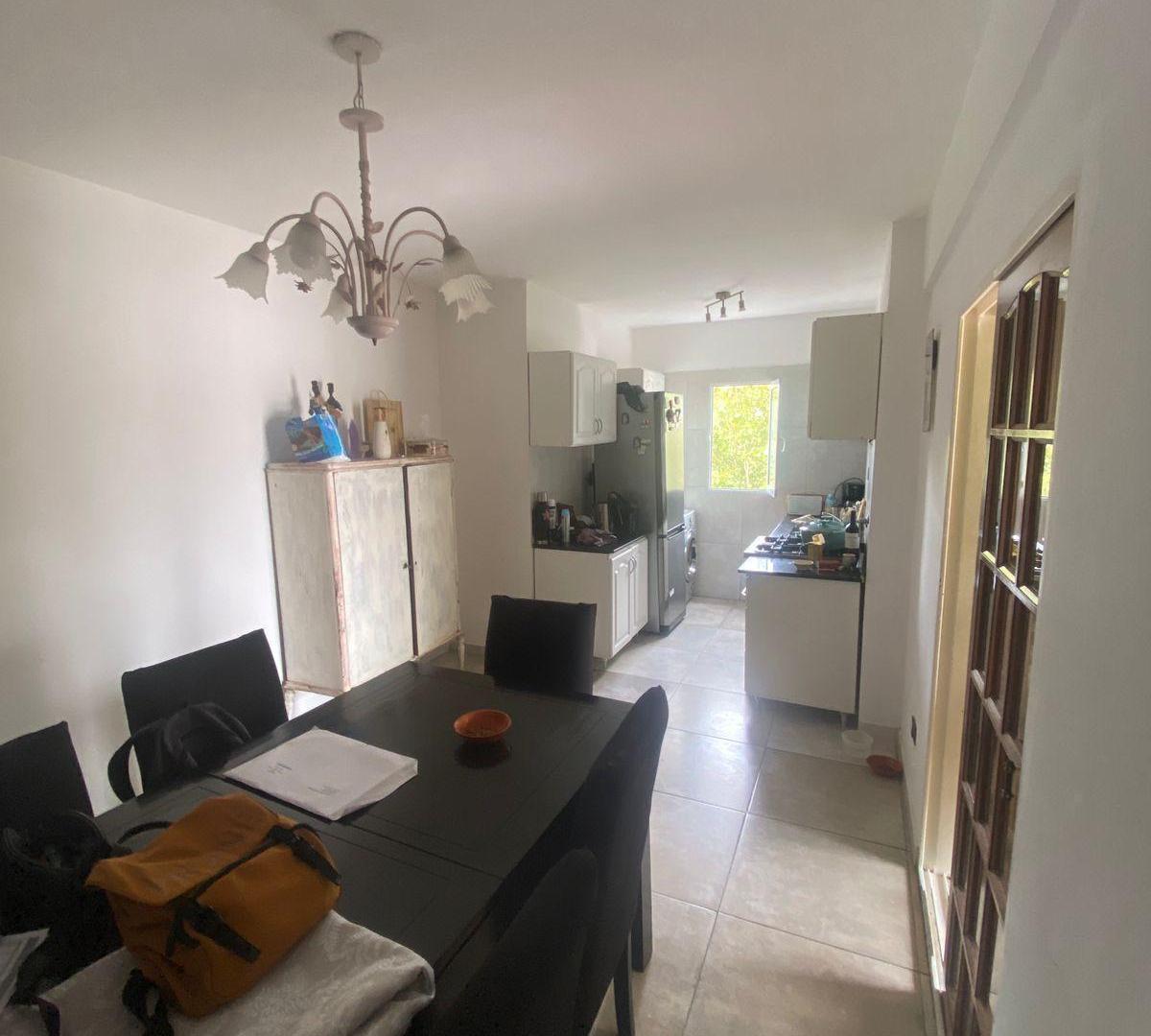 Foto de Departamento en venta Los Hornos - 3 Habitaciones - Terraza privada, imagen 4
