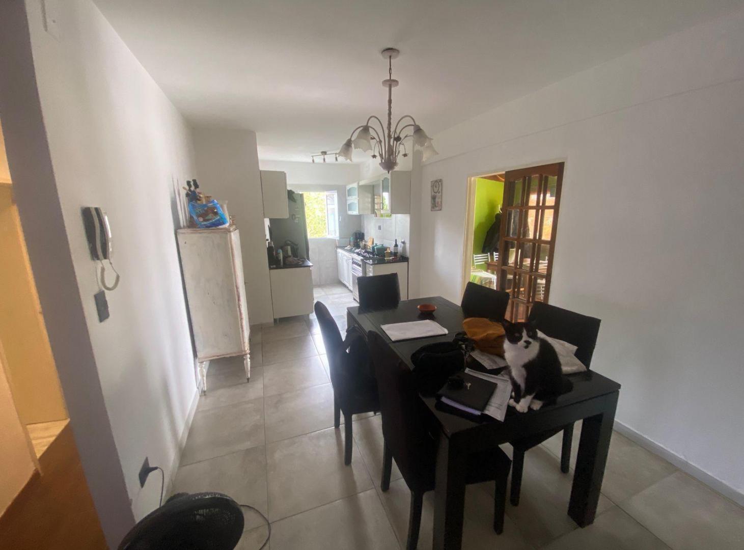Foto de Departamento en venta Los Hornos - 3 Habitaciones - Terraza privada, imagen 2