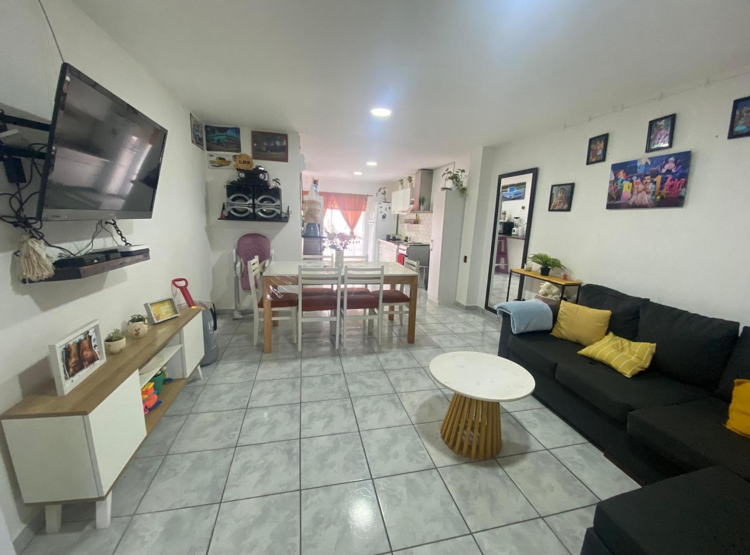Foto de Duplex en venta en Los Hornos, imagen 2
