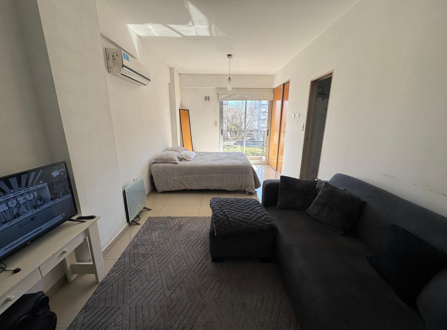 Foto de DEPARTAMENTO MONOAMBIENTE ALQUILER LA PLATA, BALCÓN, imagen 1