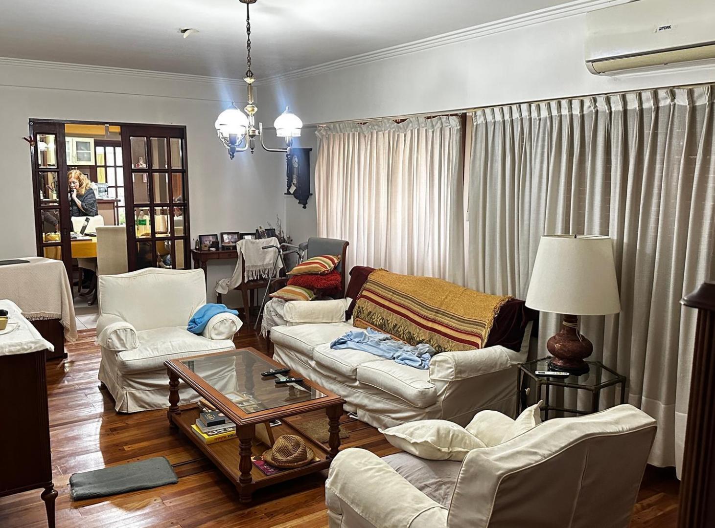Foto de DEPARTAMENTO EN VENTA 4 DORMITORIOS, LA PLATA CON BALCON, imagen 3